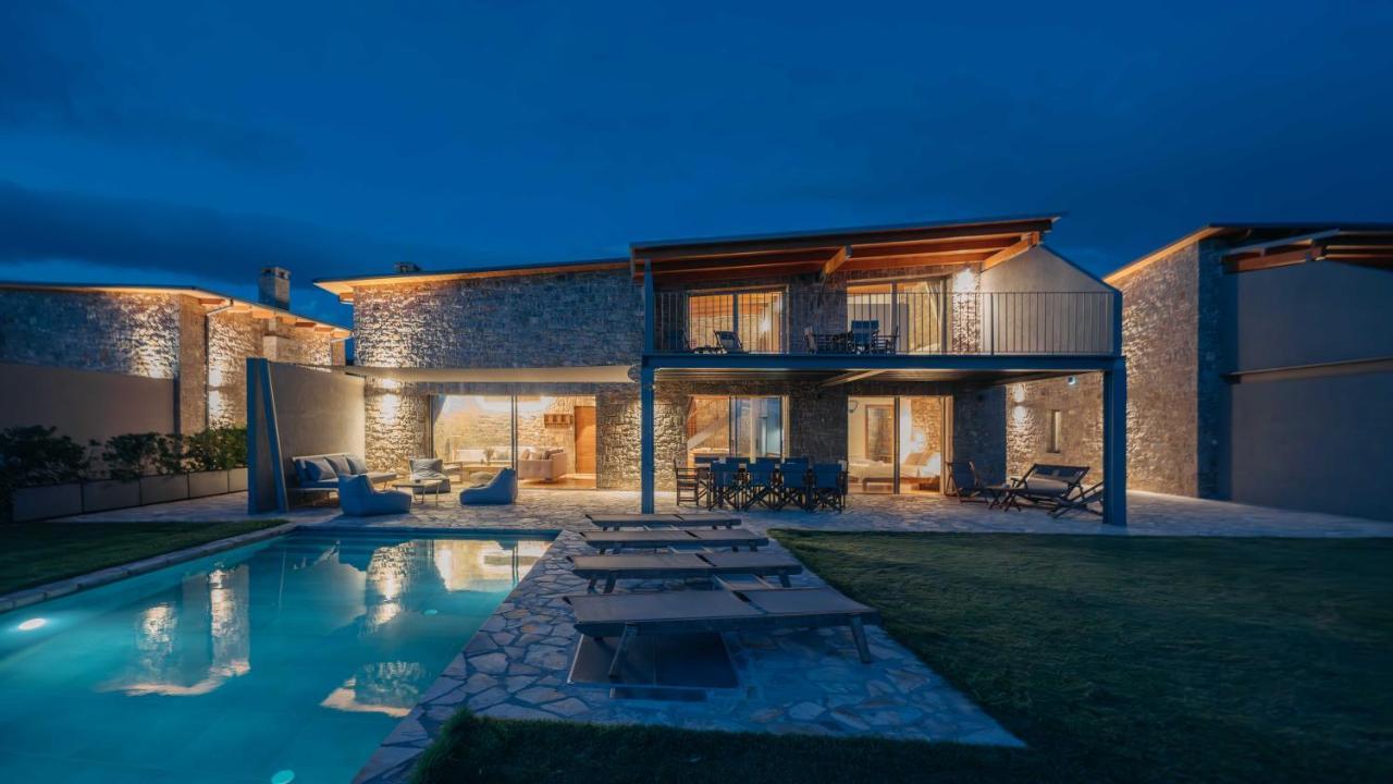 Real Life Homes Luxurious Seafront Villas Each With Their Own Private Pools Korakochori Exterior photo