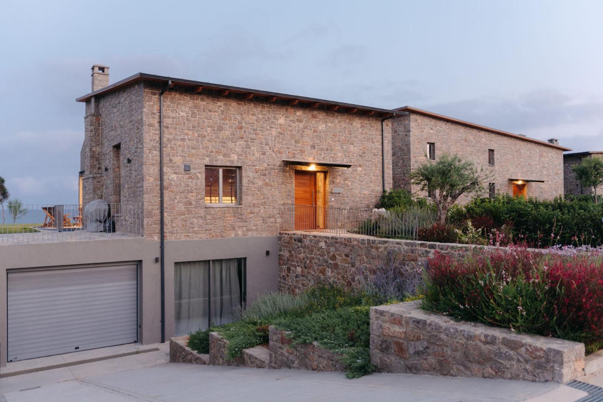 Real Life Homes Luxurious Seafront Villas Each With Their Own Private Pools Korakochori Exterior photo