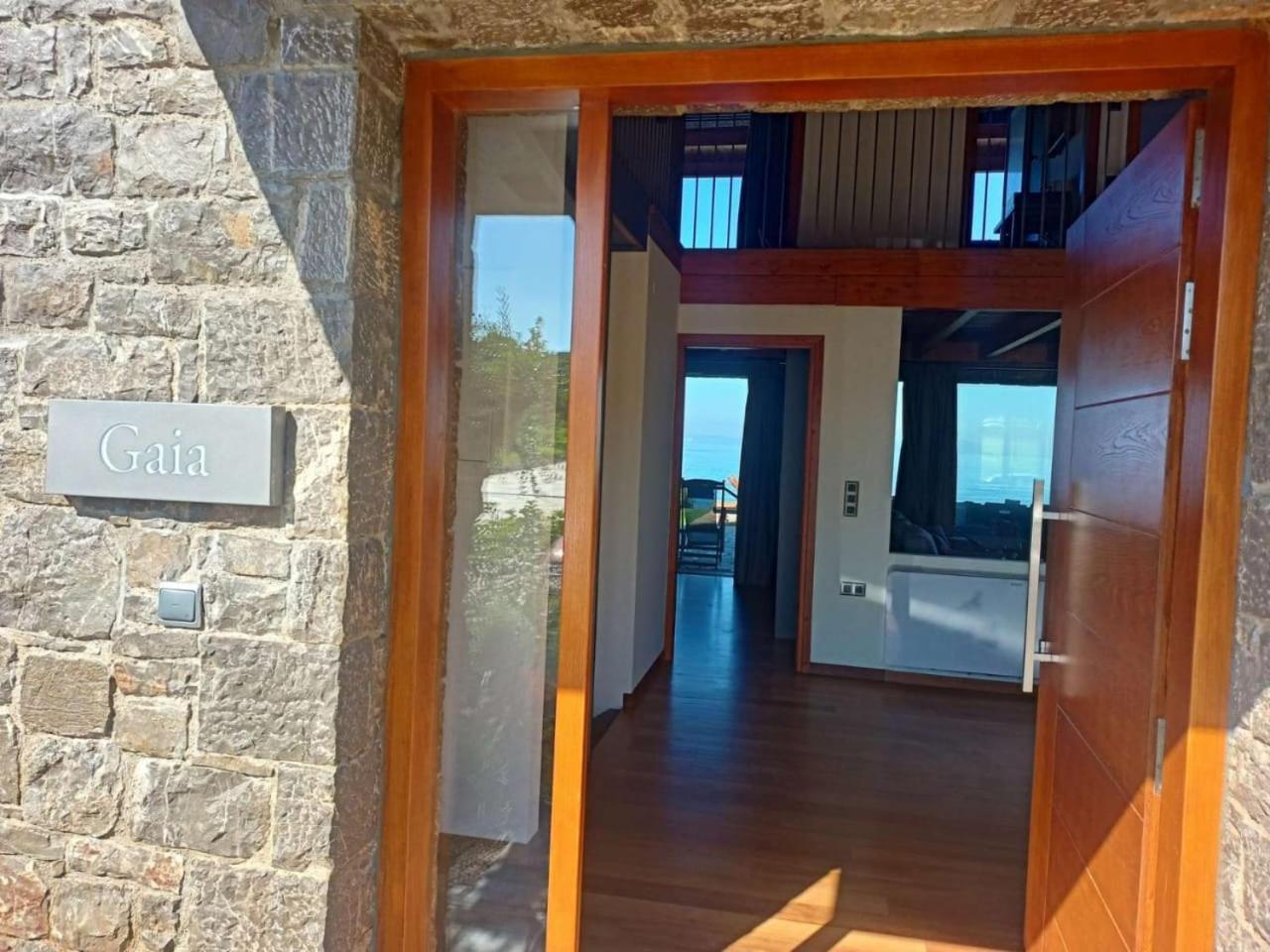 Real Life Homes Luxurious Seafront Villas Each With Their Own Private Pools Korakochori Exterior photo